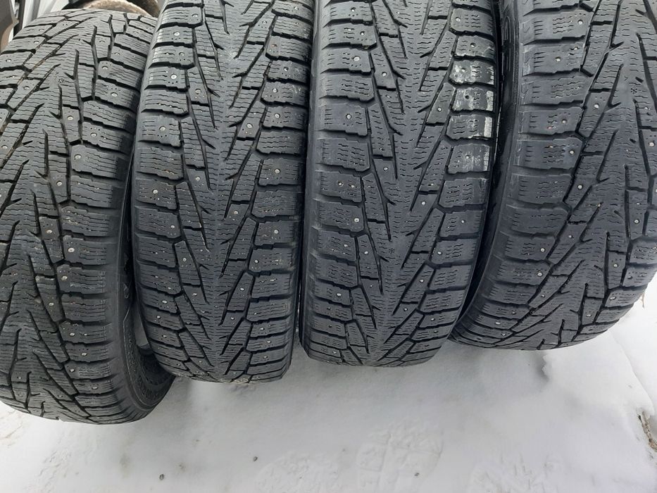 Продам шины 225/60/18 нокиа