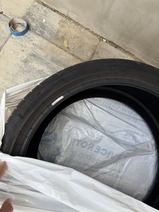 Doua anvelope Pirelli p zero 315/30 R22 107Y * vara/summer