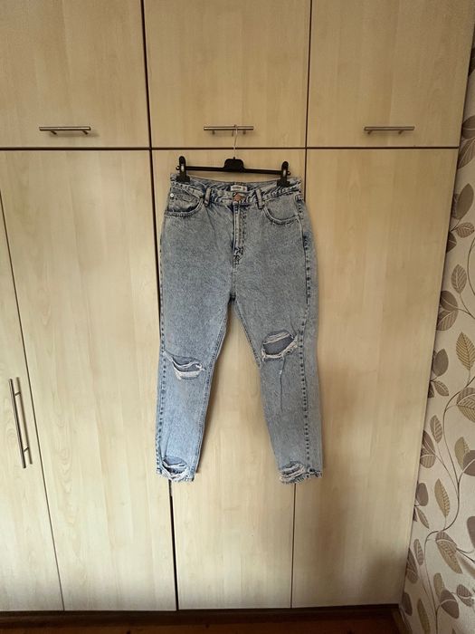 Светлосини дънки(mom jeans). В отлично състояние. Размер: EUR-40