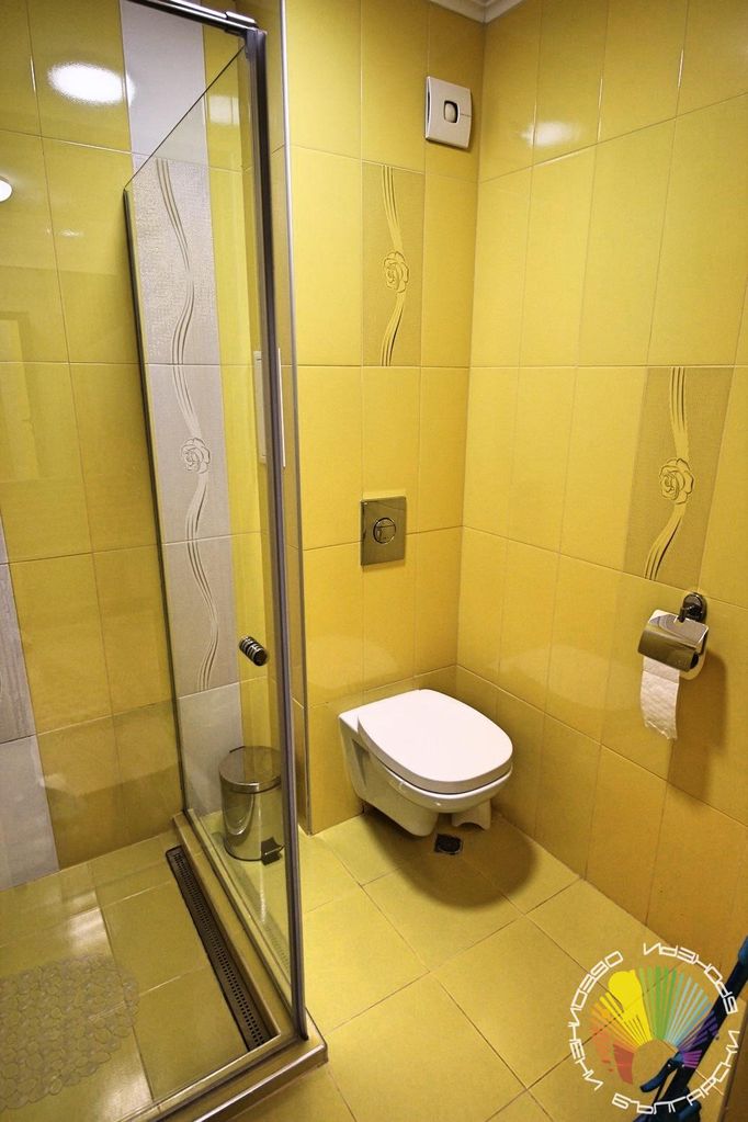 Дава се под наем Тристаен апартамент в Бургас, Център - 90 кв.м за 612 € - Снимка #12