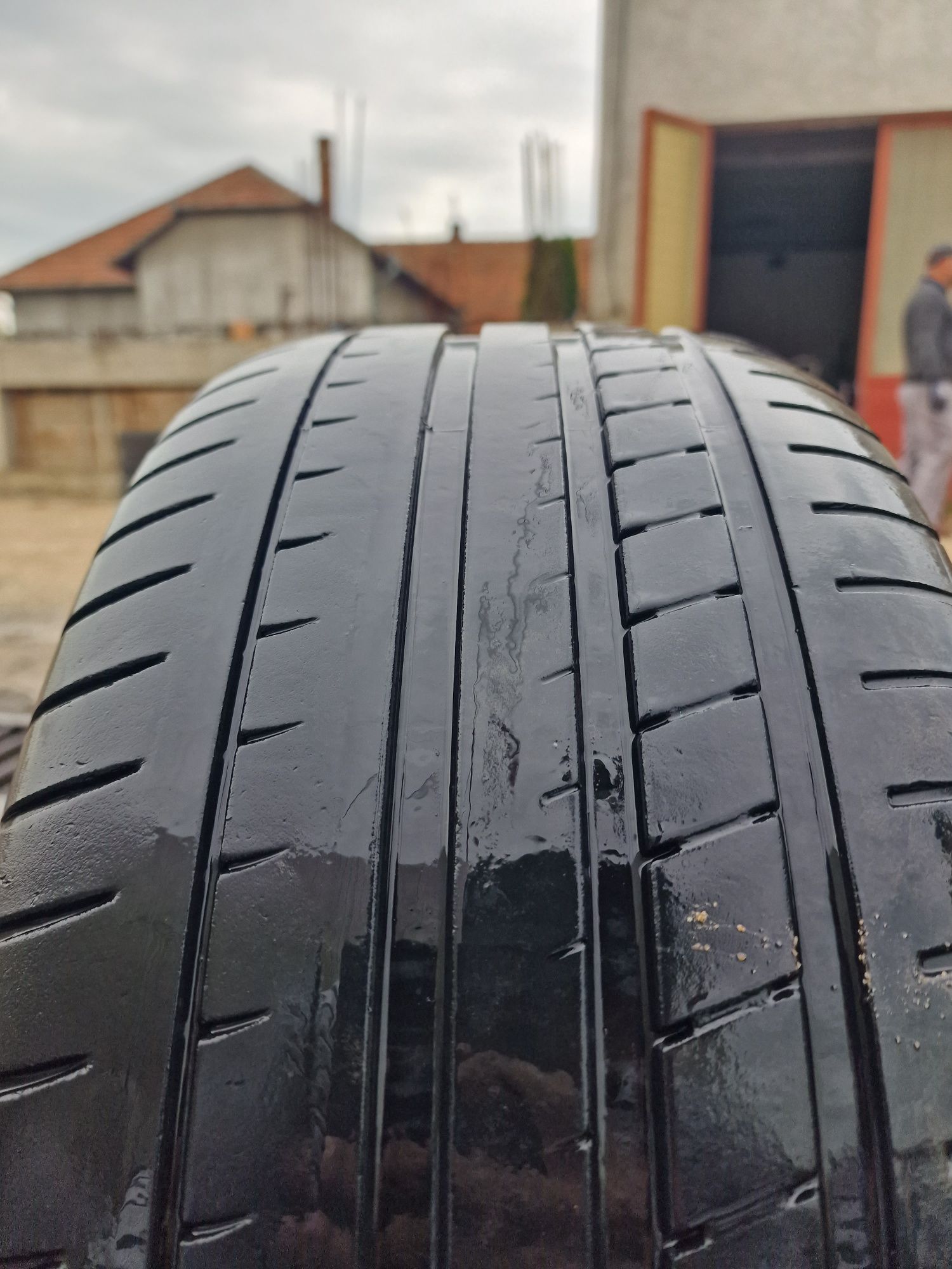 Roti Volkswagen 235/45 R17 vara