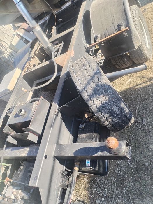 Carosata basculabil trilaterale