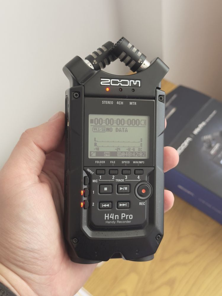Recorder audio Zoom H4n Pro negru + kit accesorii APH-4N Pro