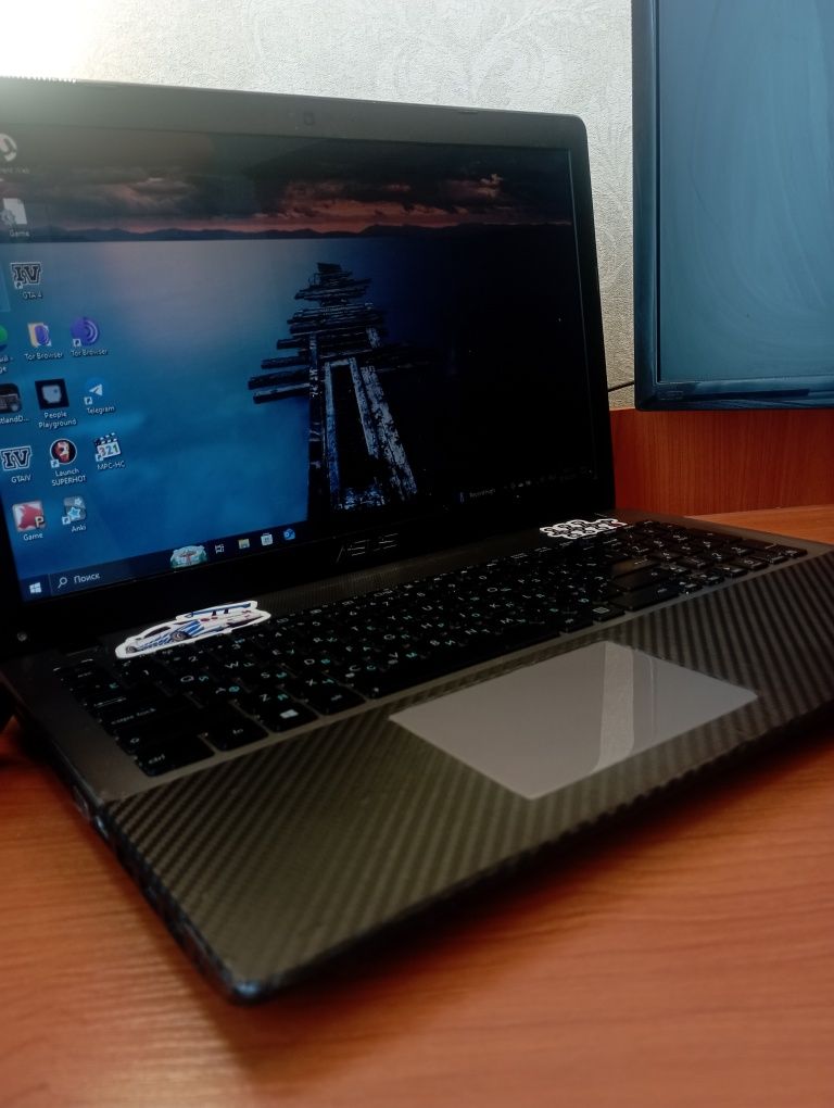 Noutbuk ASUS X550CA