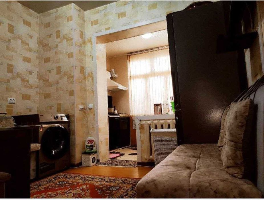 Продаётся 2/5/5 Юнусабад 18 Общая площадь 57м2, два балкона 2*3м