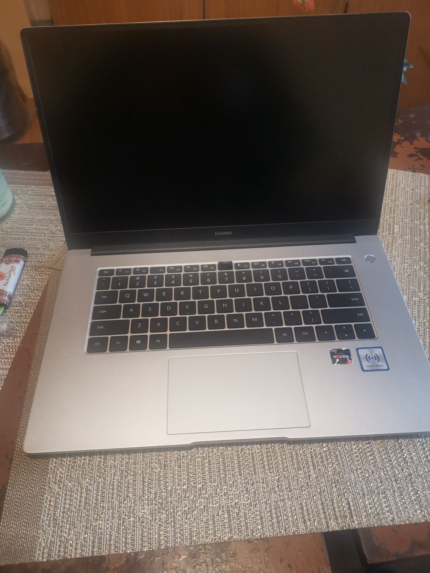 Huawei matebook d15 Ryzen 7 3700U