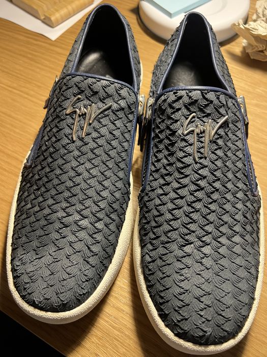 Vand  pantofi Giuseppe Zanotti  marimea 42