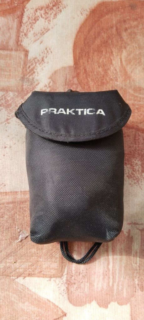 Стар дигитален фотоапарат Praktica
