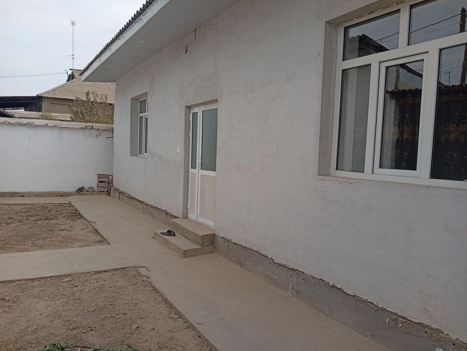 Центральный жойда ховли сотилади