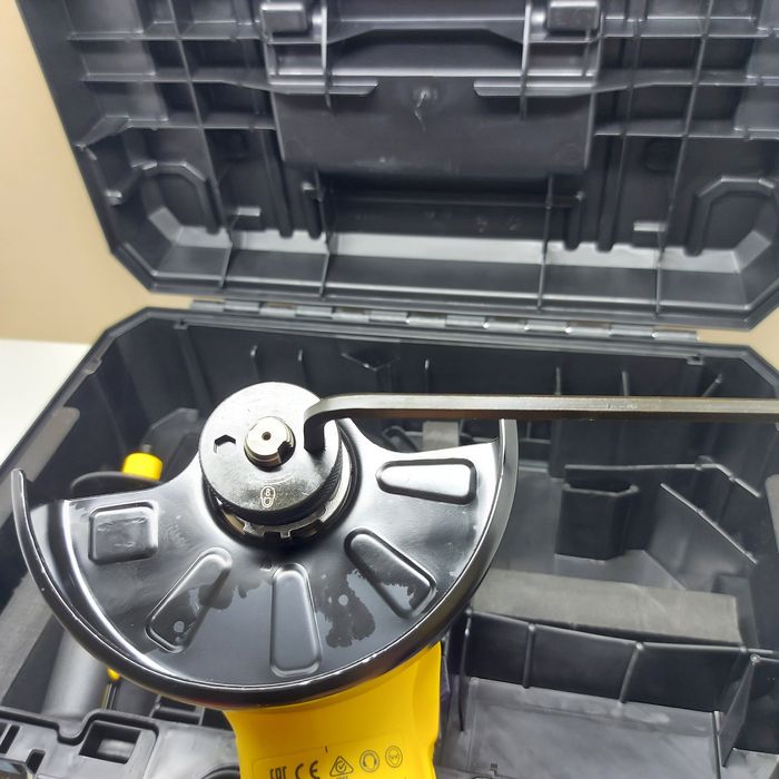 Акумулаторен ъглошлайф Dewalt DCG405NT