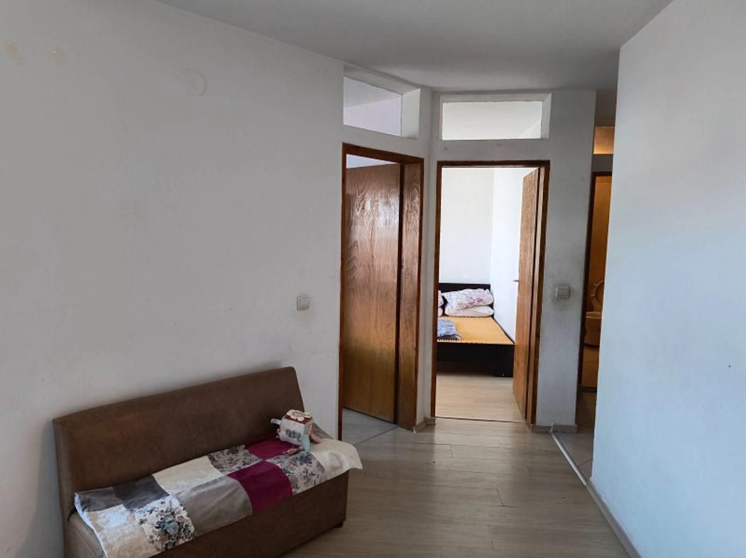Дава се под наем Тристаен апартамент в София, Център - 75 кв.м за 625 € - Снимка #2