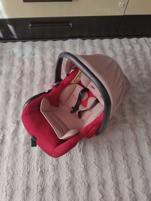 Scoică auto pentru bebe