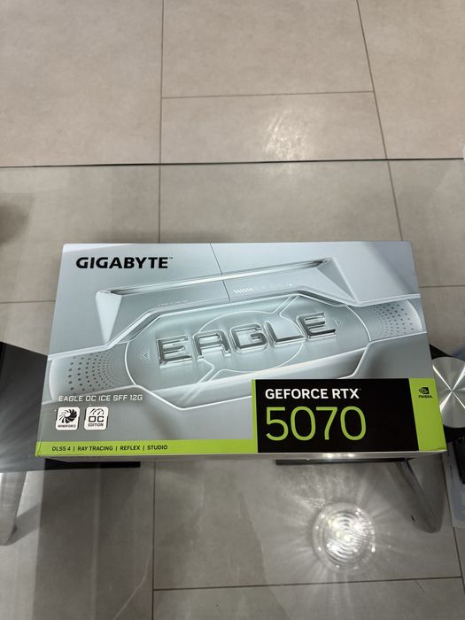 Placa video Gigabyte GeForce RTX 5070 Eagle OC ICE SFF 12GB • SIGILATA