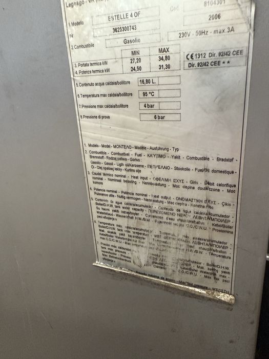 Vand centrala pe ulei si combustilil boiler cu serpentina si butoaie