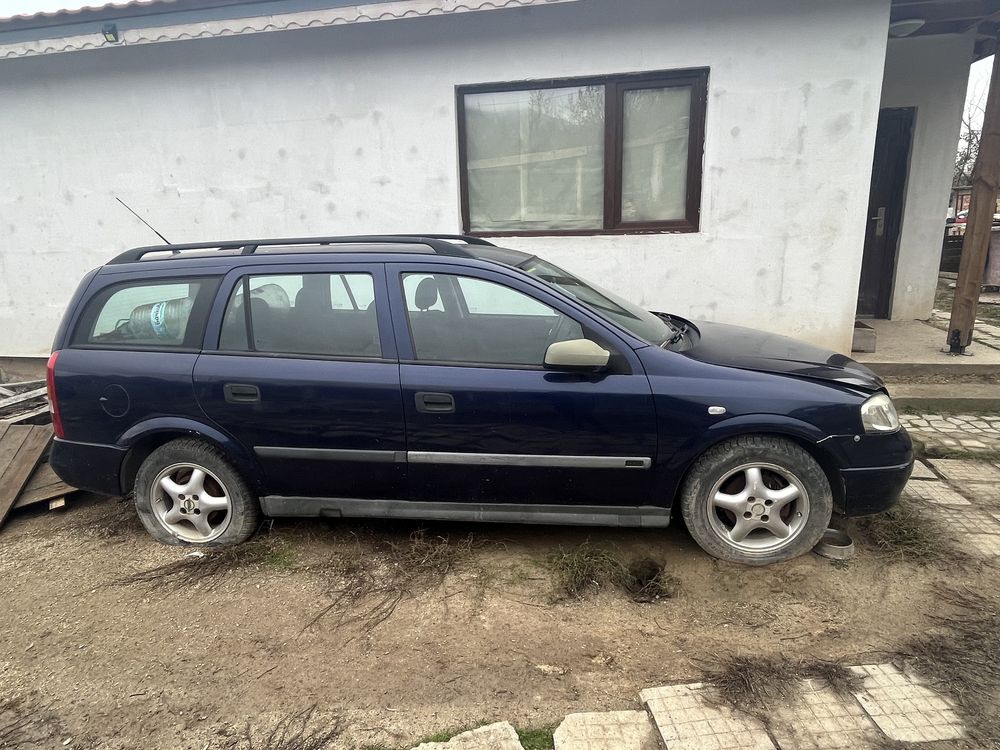 Opel Astra на части