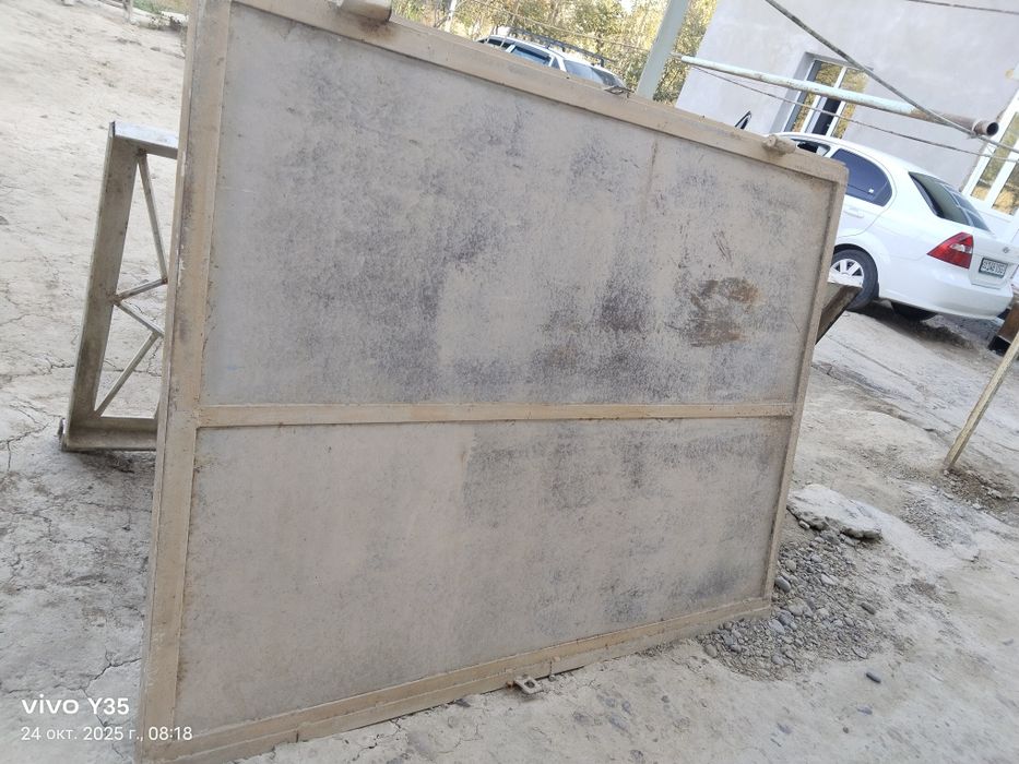 Гаражга мўлжалланган дарвоза сотилади