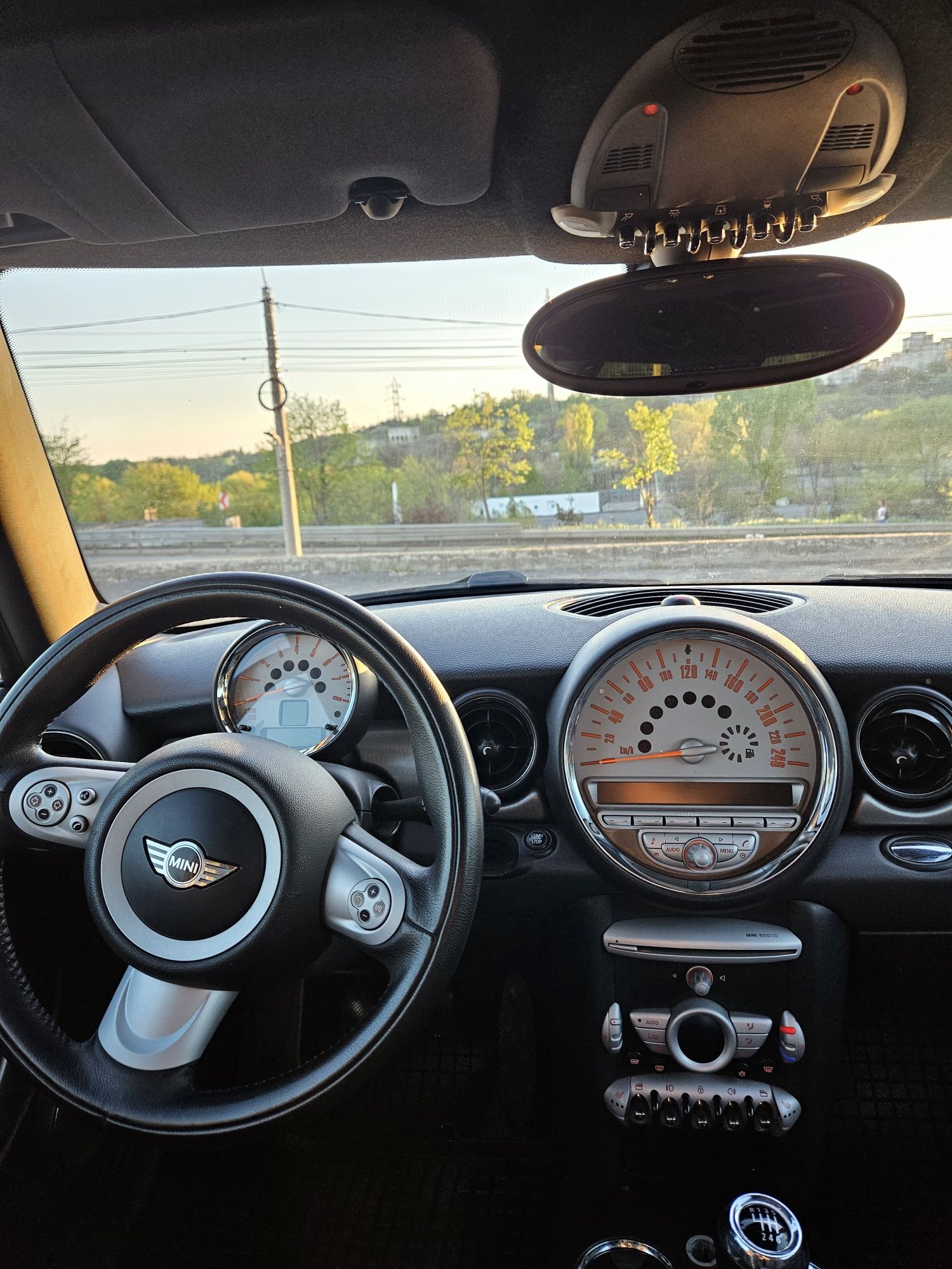 Mini cooper r56 an 2007 1.6 benzina