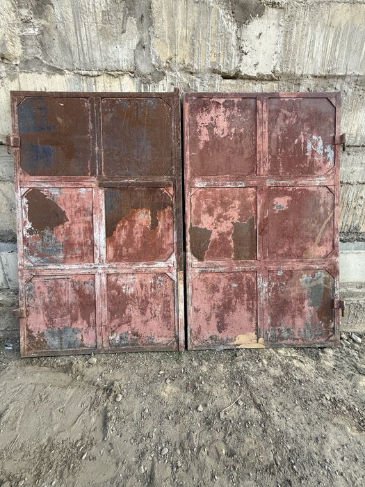 Metall darvoza qalin listdan qilimgan