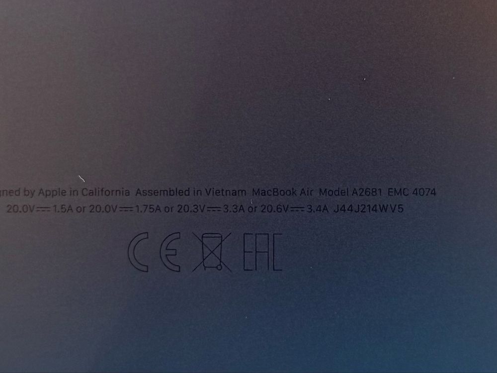 Macbook air 2022 Pret 3000 lei