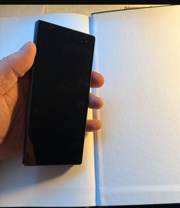 Продавам Samsung z fold 6