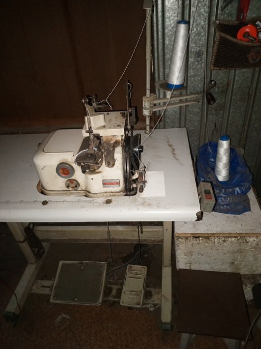 Продам ковровый оверлог