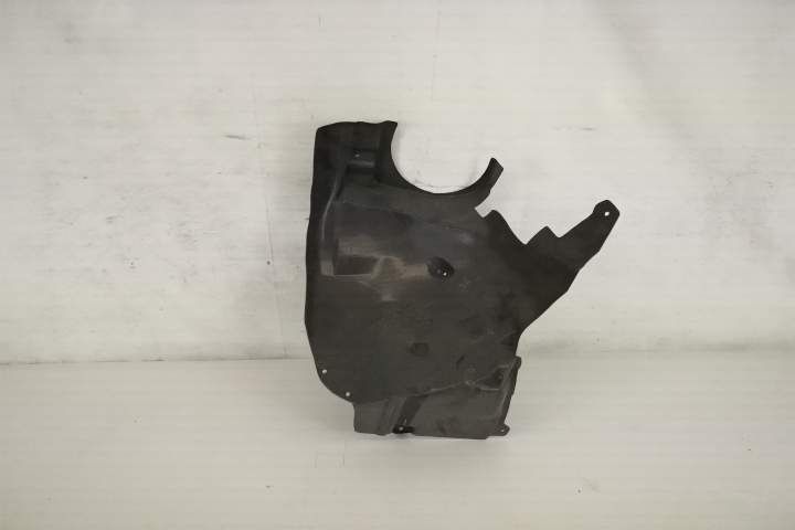 Десен преден калник в добро състояние Мерцедес-Бенц Ц-Клас / Mercedes-