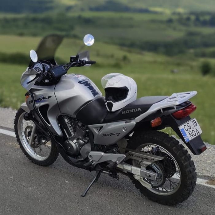 Vând Honda Transalp