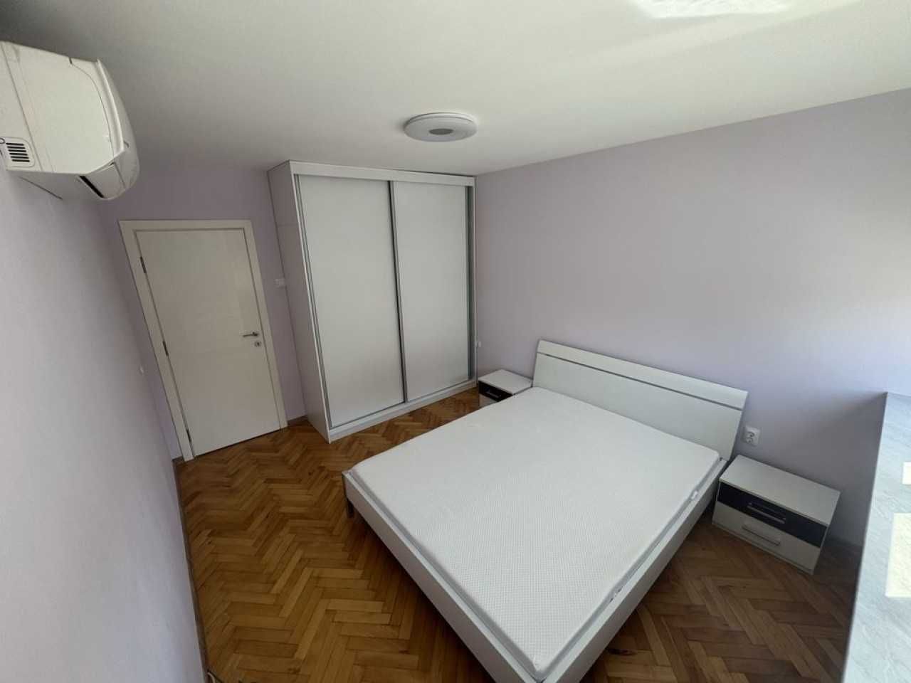 Дава се под наем Двустаен апартамент в Пловдив, Център - 66 кв.м за 425 € - Снимка #3