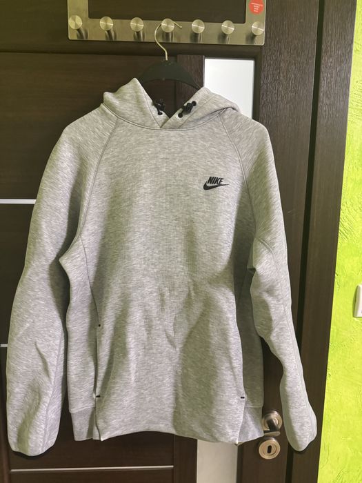 Продавам Nike сиво горнище