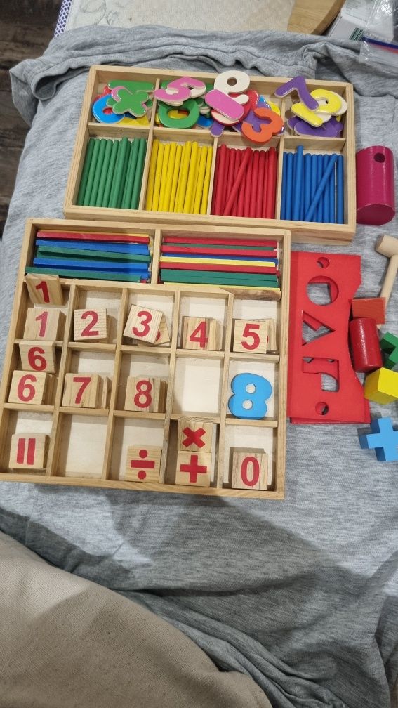 Дървени възпитателни играчки