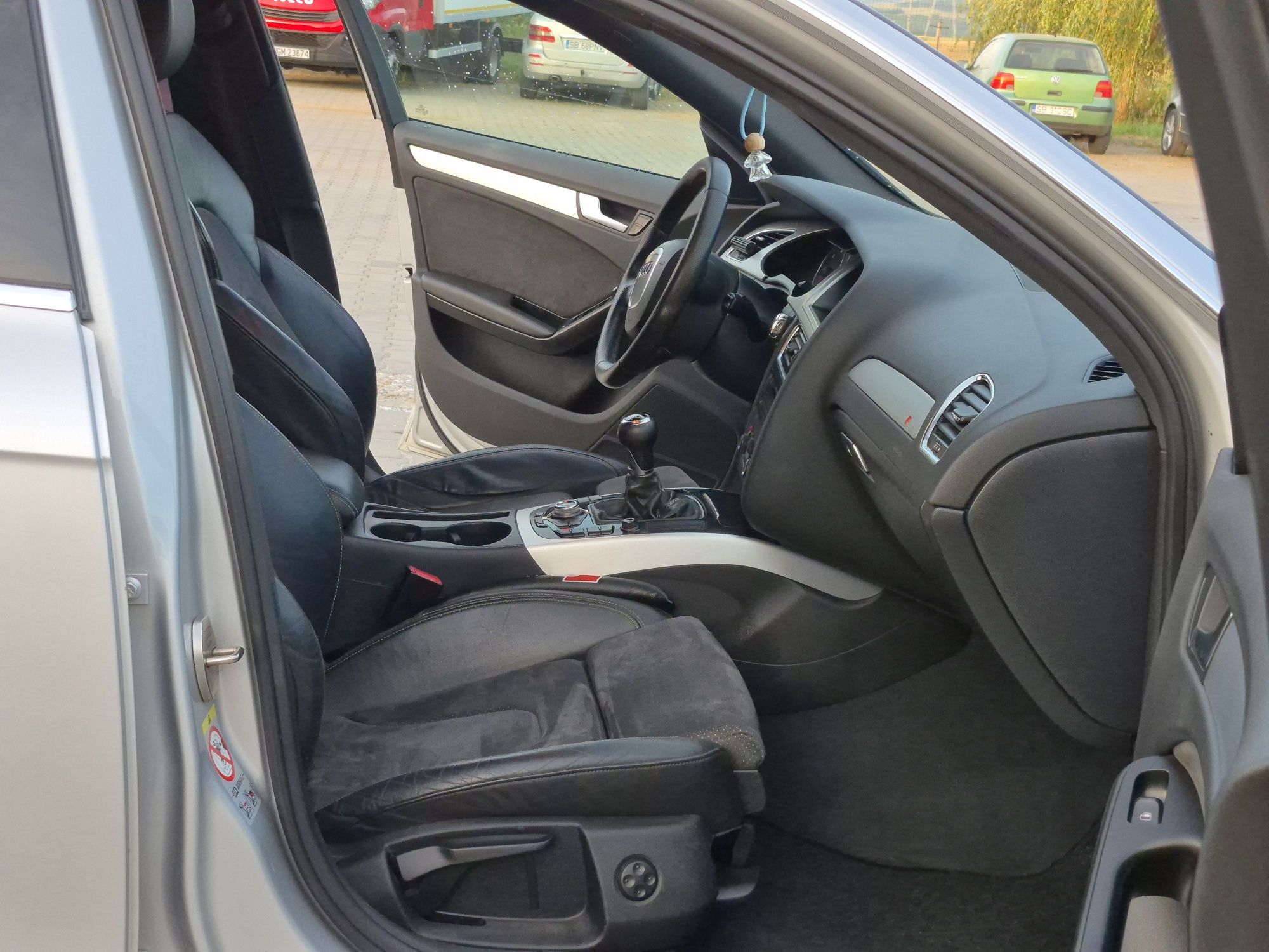 Audi a4 b8 S-line 2.0 tdi 143 cp