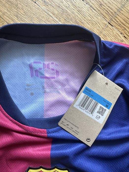 Compleu FC Barcelona Home 2025 – nou, mărime M