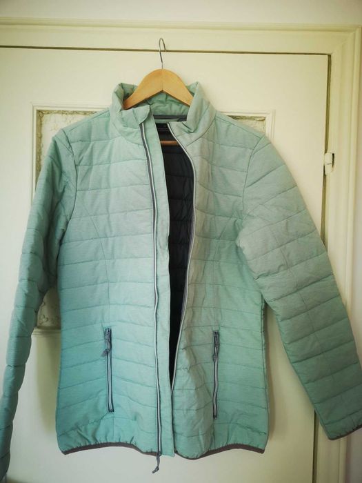 Ново яке в резидав цвят размер М