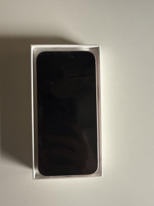 iPhone 13 in stare perfecta sigilat 256GB sanatatea bateiei 86