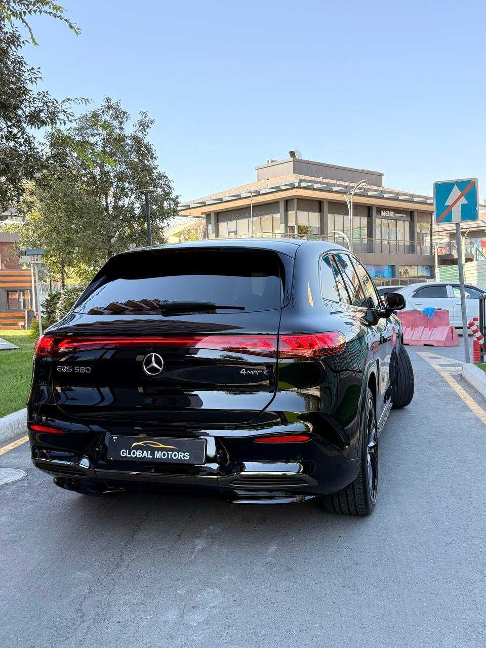 Mercedes Benz EQS 580 SUV первые руки