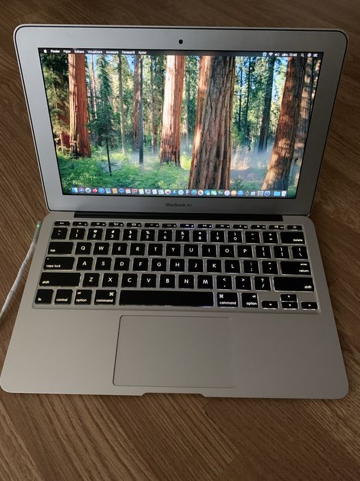 Laptop MacBook Air Slim intel core i5,Display 11,6,Tastatura luminata.