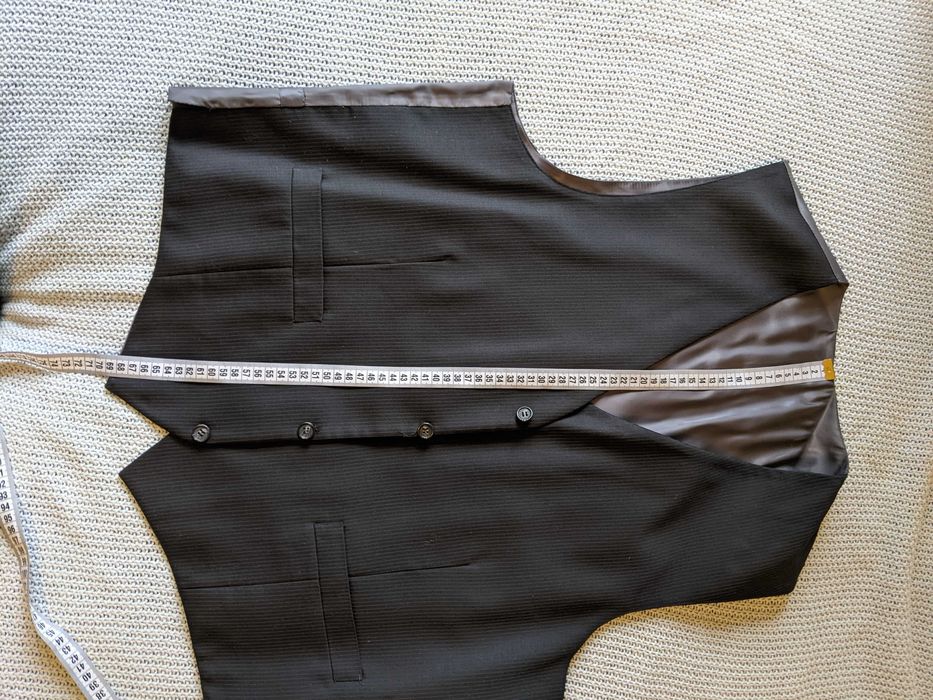 Vand costum barbati 3 piese