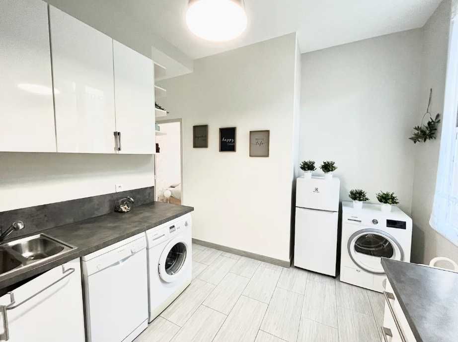 Дава се под наем Тристаен апартамент в Пловдив, Каменица 1 - 82 кв.м за 397.8 € - Снимка #1