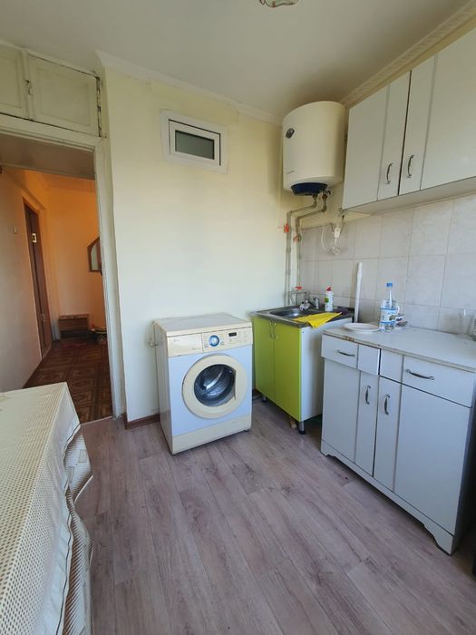 Агентства  сдает 1 комн кв в районе  площади. 2комн 10 000тг. Wi Fi/