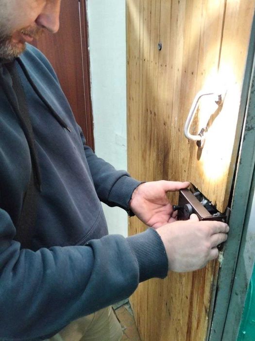 Установка замков, замена и ремонт дверного замка, аварийное вскрытие