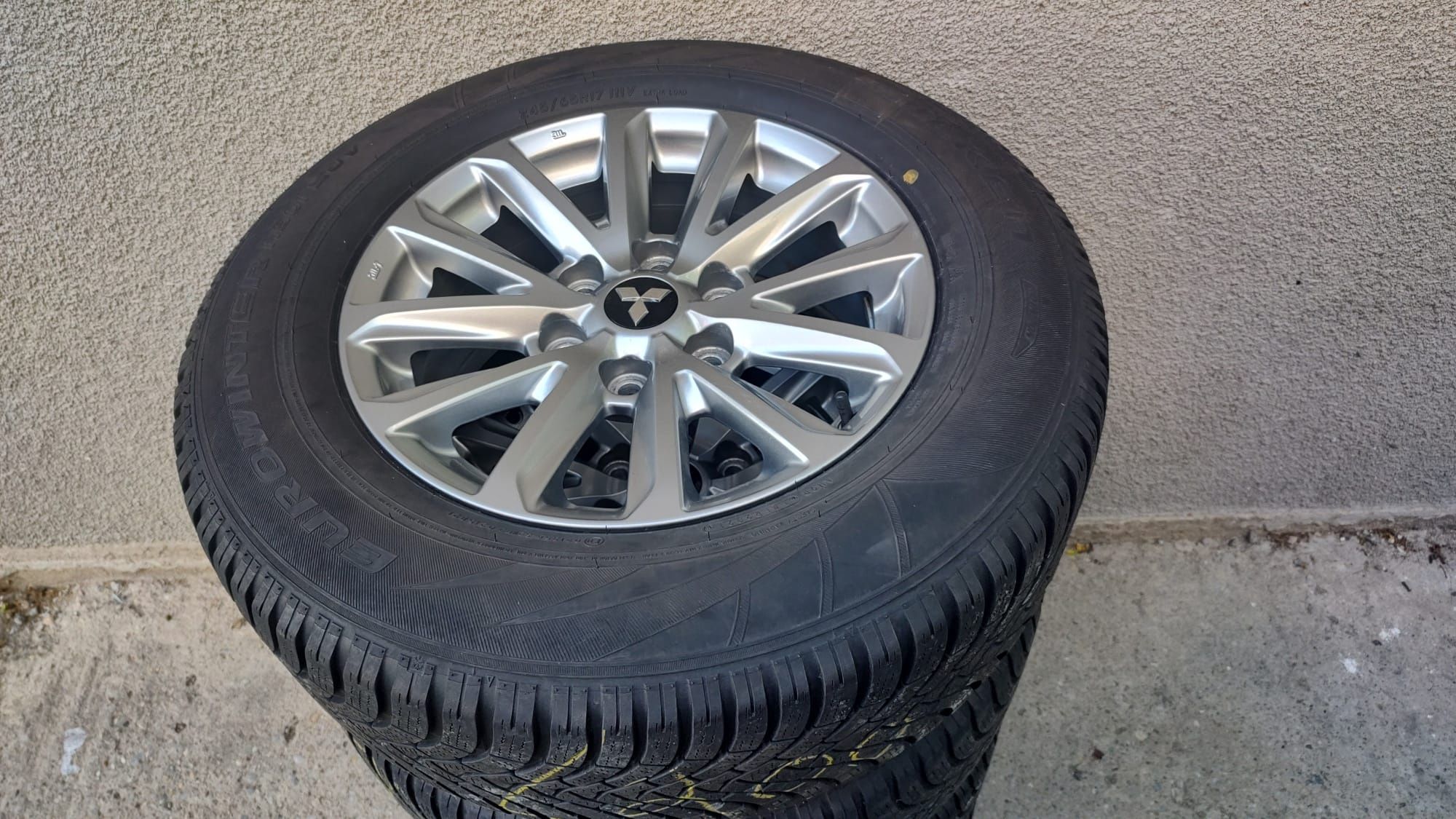Jantele originale Mitsubishi L200 cu anvelope noi245/70/17