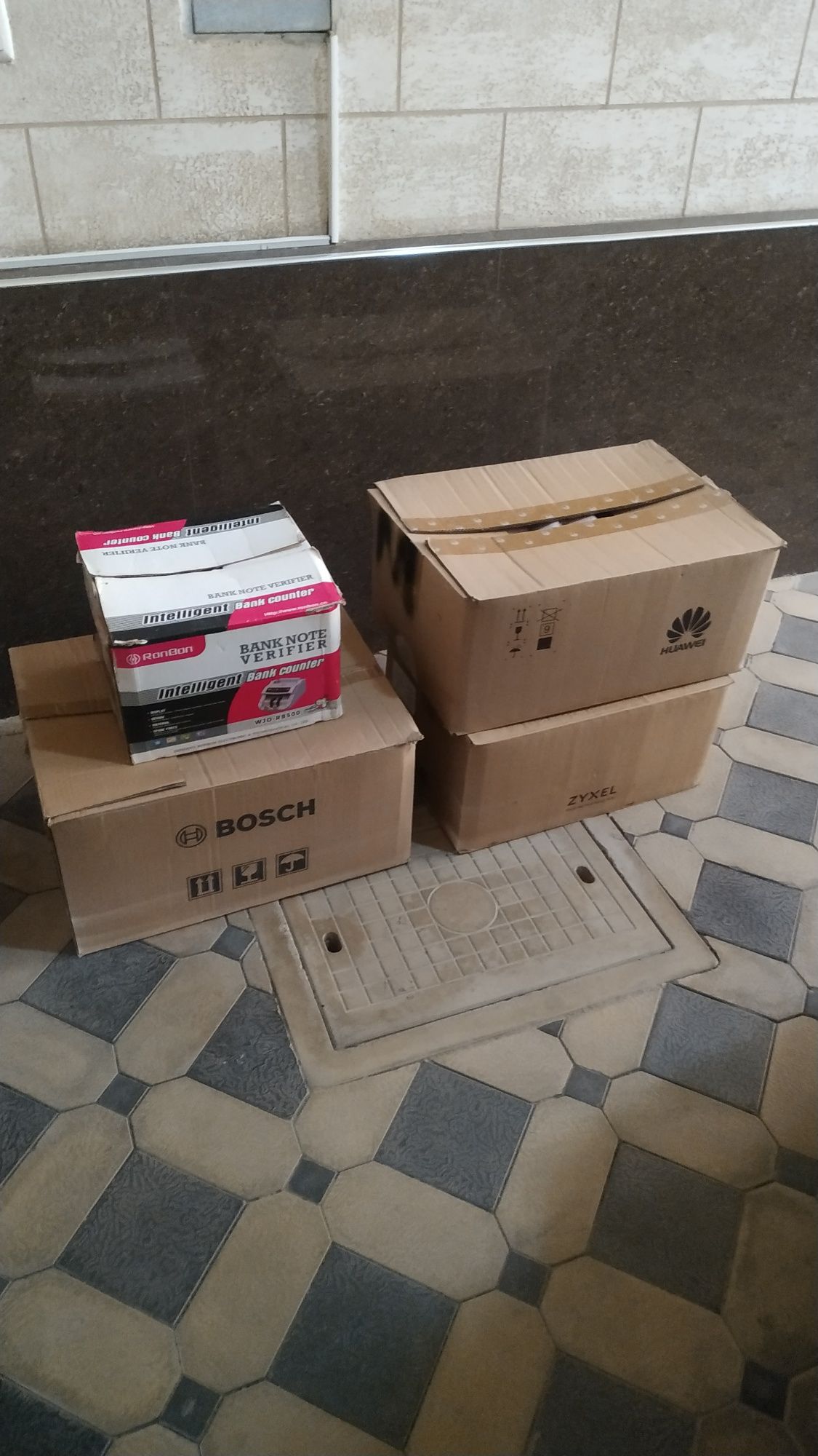 Yengi telefon aksesuarlari hammasi eski model telefonlari uchun