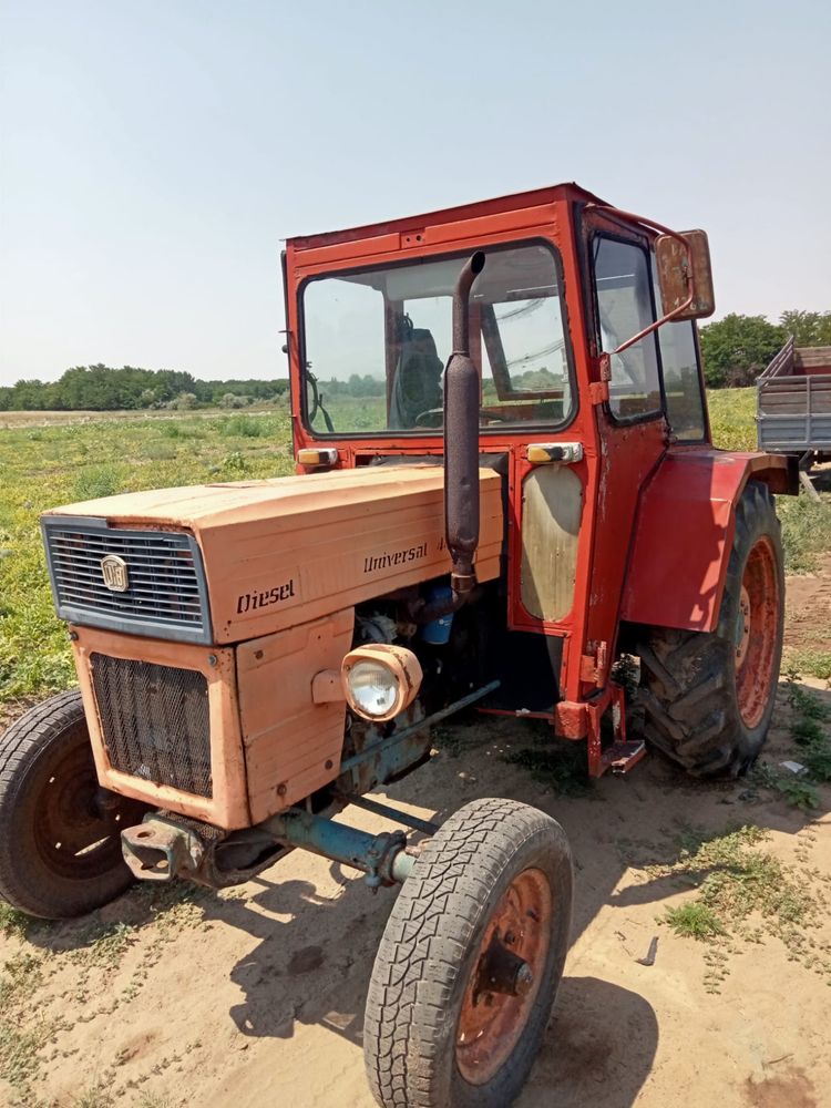 Tractor Universal 445