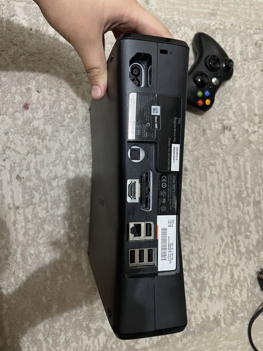 продам xbox 360 в хорошем состоянии один джойстик