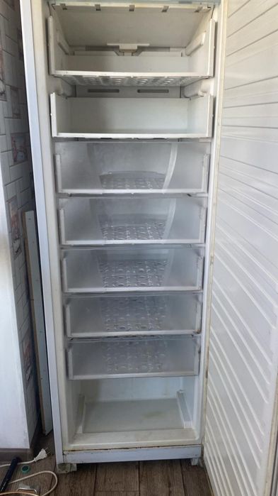 Продам морозильник бирюса