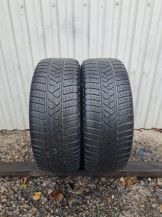 2 Anvelope de iarna*215/55R17*Pirelli*LICHIDARE STOC*75 Lei Buc*