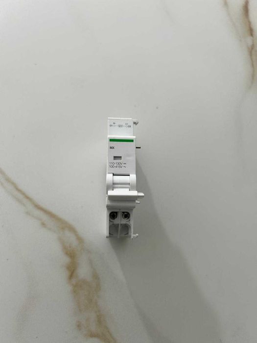 Bobină de declanșare Schneider A9A26960, 220-240V AC