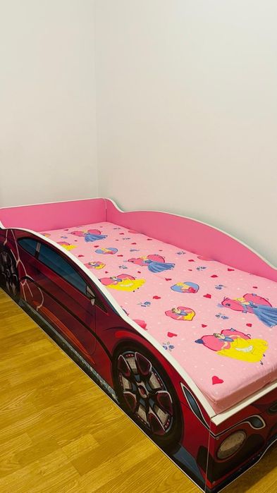 Pat Mașinuță pentru Copii + Saltea - Stare Perfectă!
