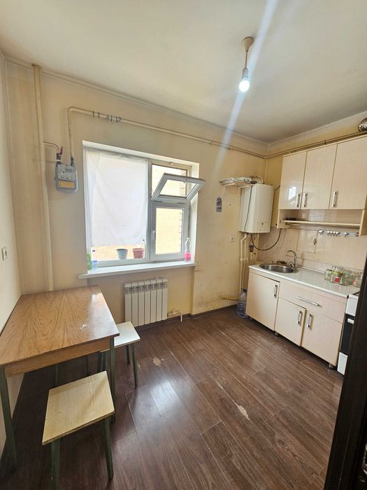 Sergeli 8-xududda 3 xonali uy sotiladi.