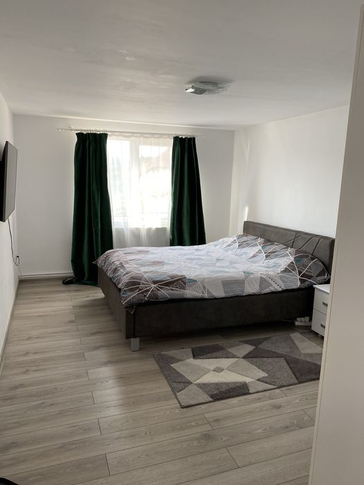 Vand casa Hunedoara Pestisu Mare+cladrire garaj(pretabil service auto)